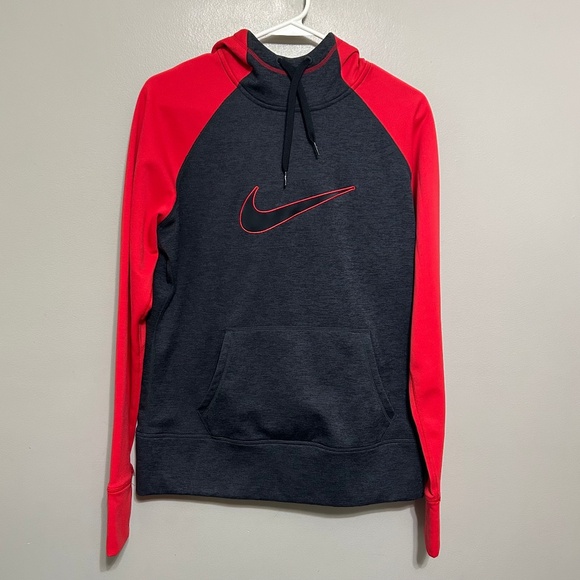 Nike Therma Fit Womens Hoodie M Gray Red Long Sleeve Pullover Activewear Sweater - Picture 1 of 9